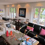 Four Rosmead Boutique Guesthouse