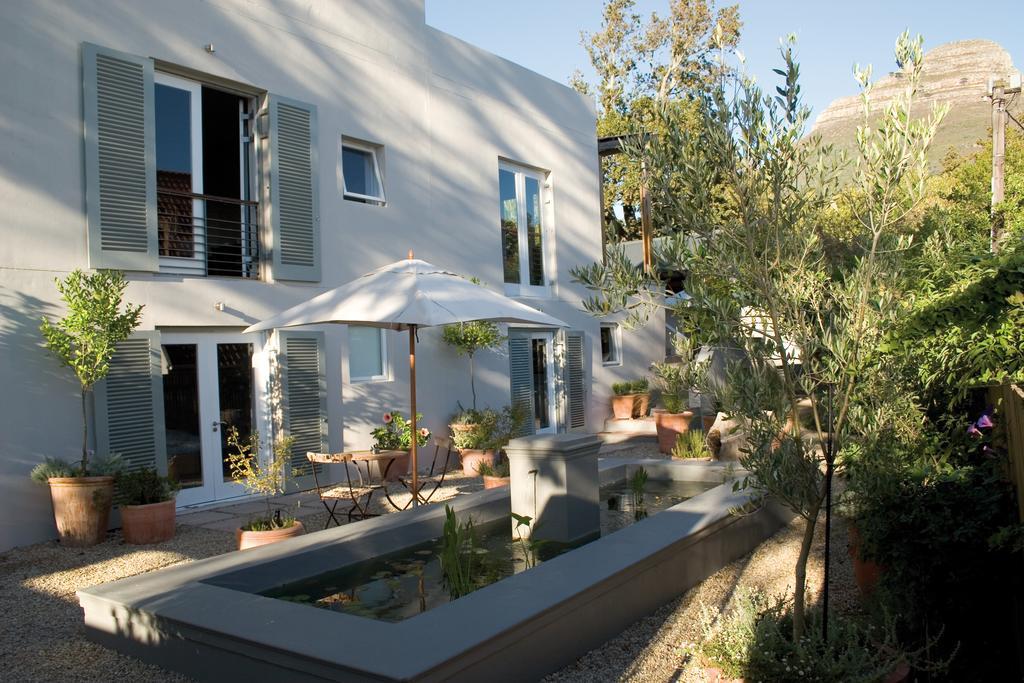 Guest house Four Rosmead Boutique 4*