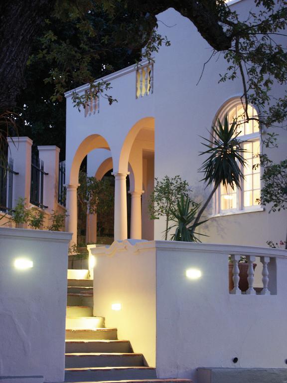Guest house Four Rosmead Boutique 4*
