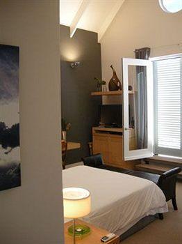 Guest house Four Rosmead Boutique 4*