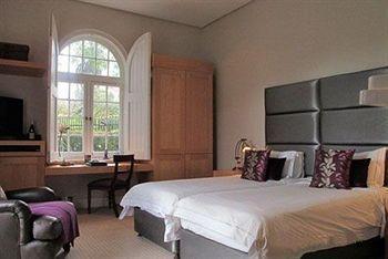 Four Rosmead Boutique Guest house 4*